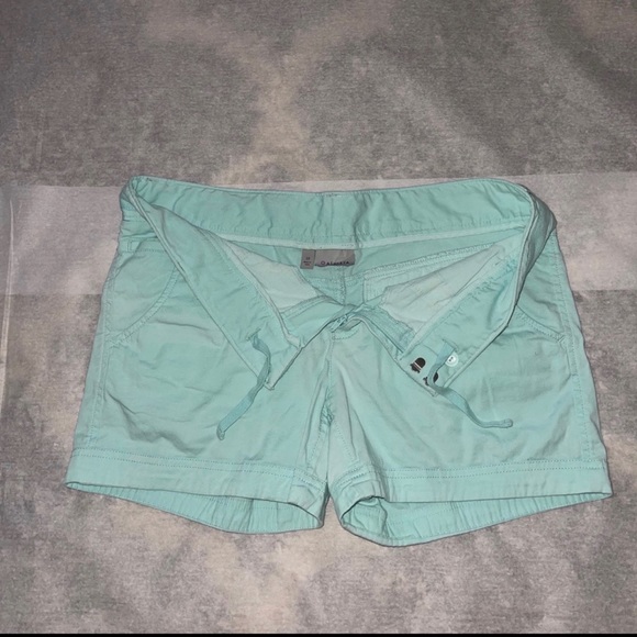 Athleta Hiking Shorts Women’s Size 10 - Picture 3 of 8